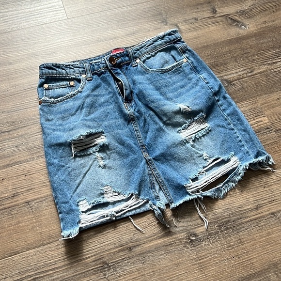 Signature8 Distressed Denim Mini Skirt Sz M Punk Rock Festival Summer Beach - Picture 2 of 8